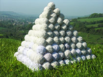 Pyramid using 385 paper snowballs